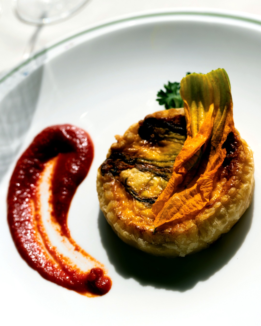 Dettaglio di un piatto gourmet servito al Chalet nel Parco