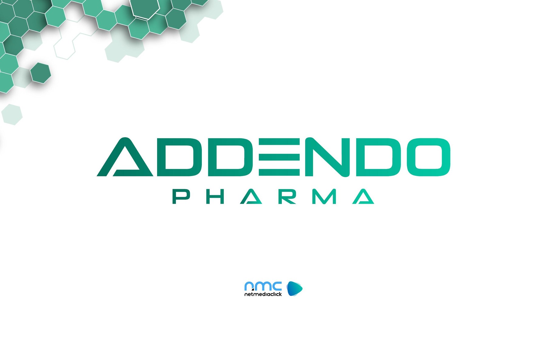 Copertina della presentazione Addendo Pharma, logo su sfondo bianco con dettaglio a esagoni